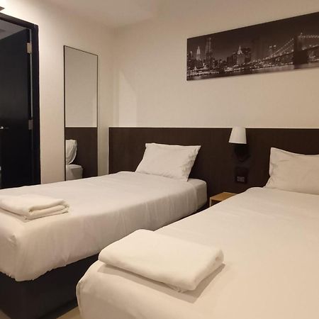 The Blocks Hostel Sukhumvit 10 Bangkok Luaran gambar