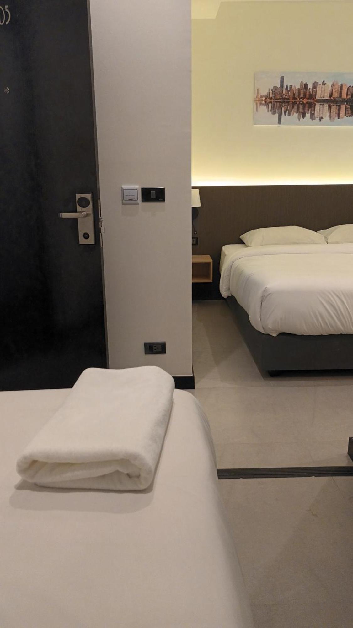 The Blocks Hostel Sukhumvit 10 Bangkok Luaran gambar