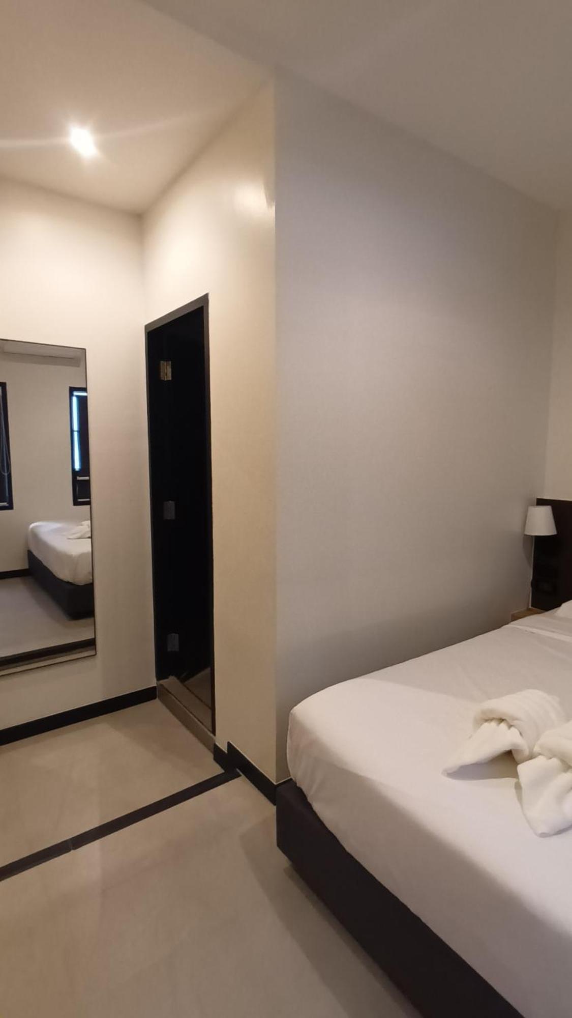 The Blocks Hostel Sukhumvit 10 Bangkok Luaran gambar