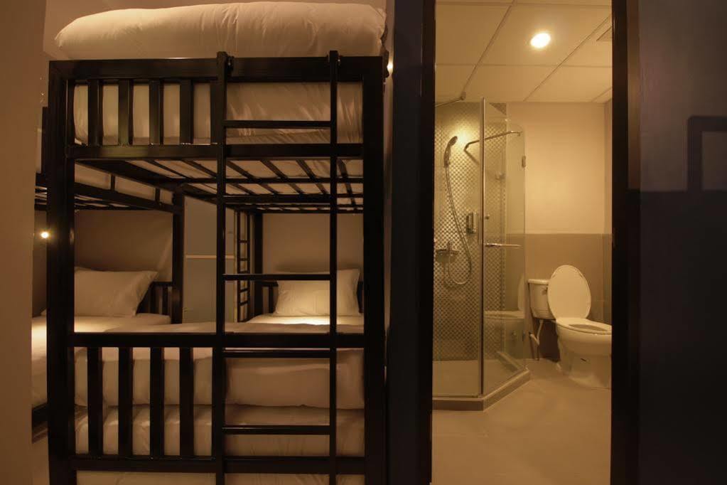 The Blocks Hostel Sukhumvit 10 Bangkok Luaran gambar